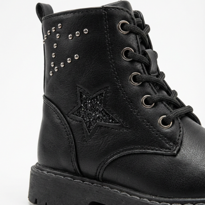 Bottine enfant noire à lacets et fermeture éclair, vue latérale sur fond blanc