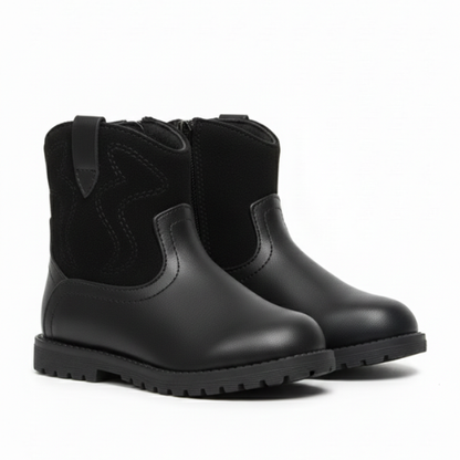 Paire de bottines noires pour enfant, design western, confort hivernal, semelle robuste, importées d’Espagne.